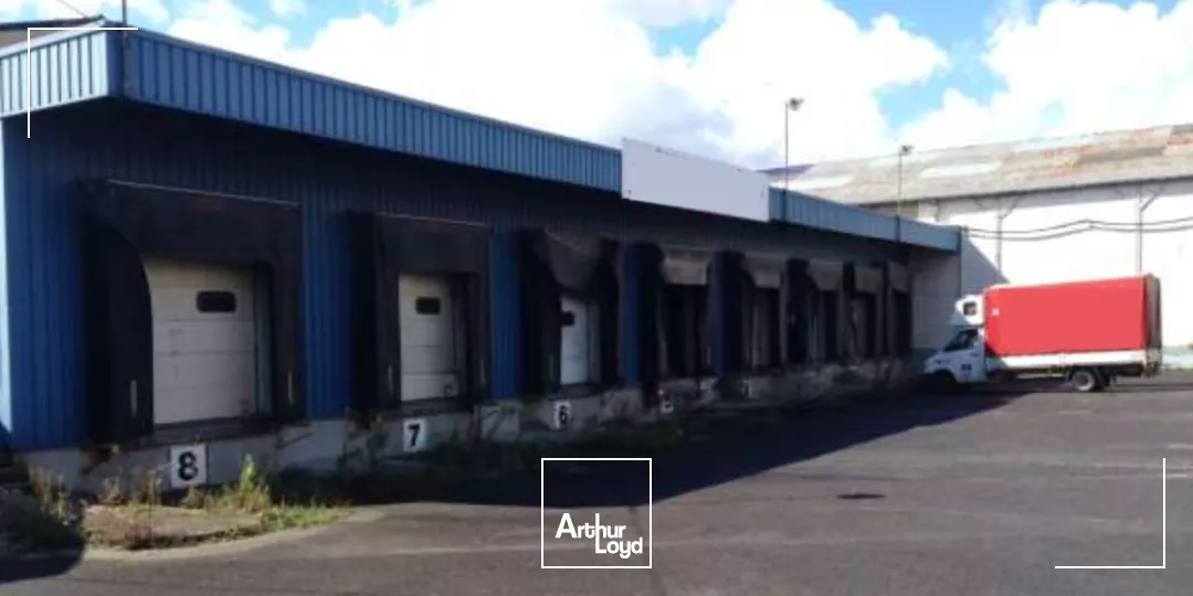 ENTREPÔTS A VENDRE - 3239 M2 - LAON