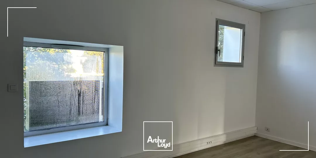BUREAUX - 120 M2 - ST NAZAIRE OUEST - OCEANIS - LOCAL - MEDICALE