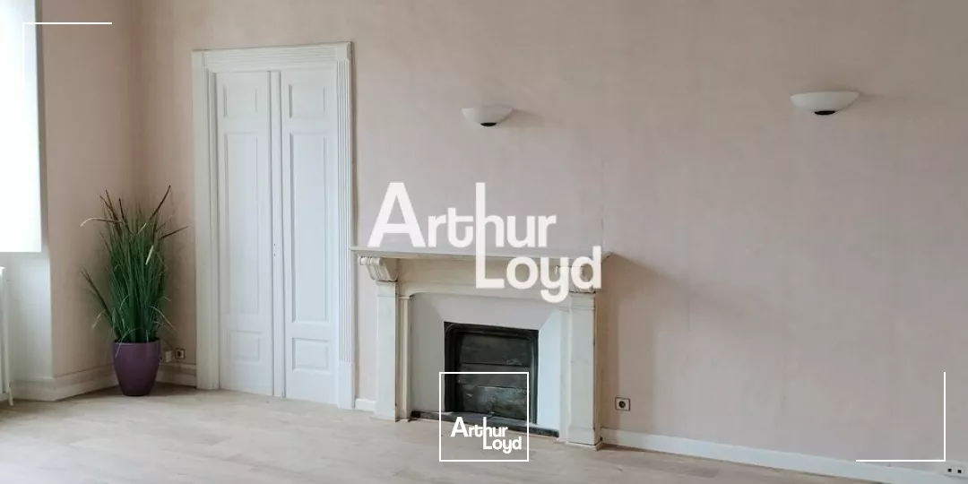 EXCEPTIONNEL AU CUR DU CARRE D'OR DE NICE BUREAU A LOUER DE 115M² DANS IMMEUBLE BOURGOIS