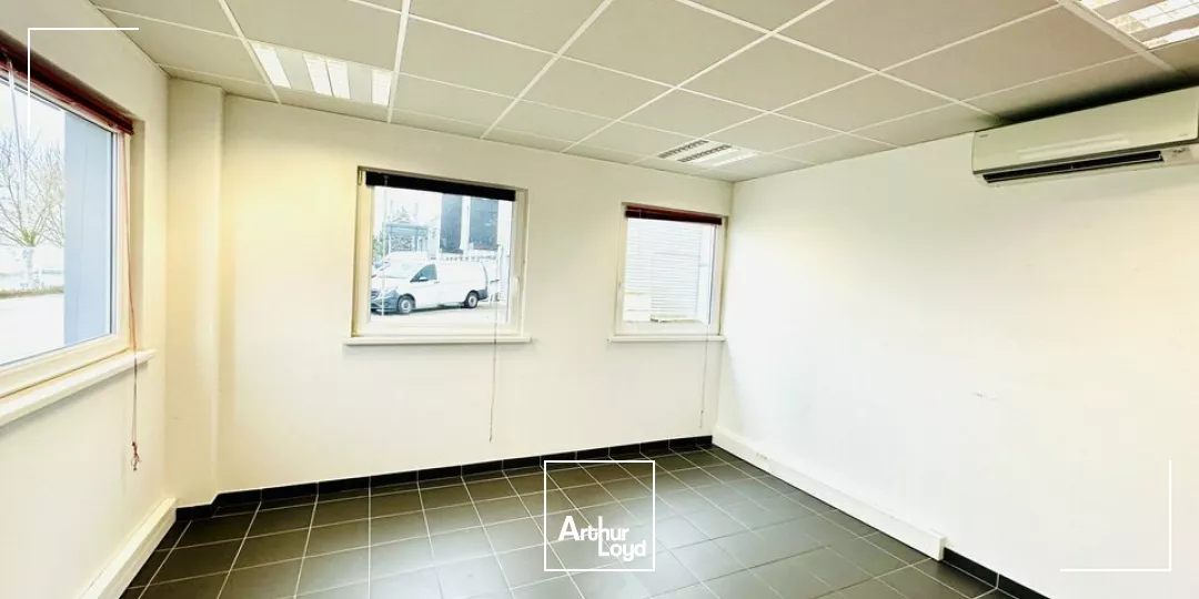 BUREAUX à VENDRE de 361 m²