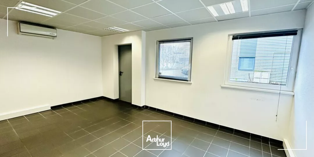 BUREAUX à VENDRE de 361 m²