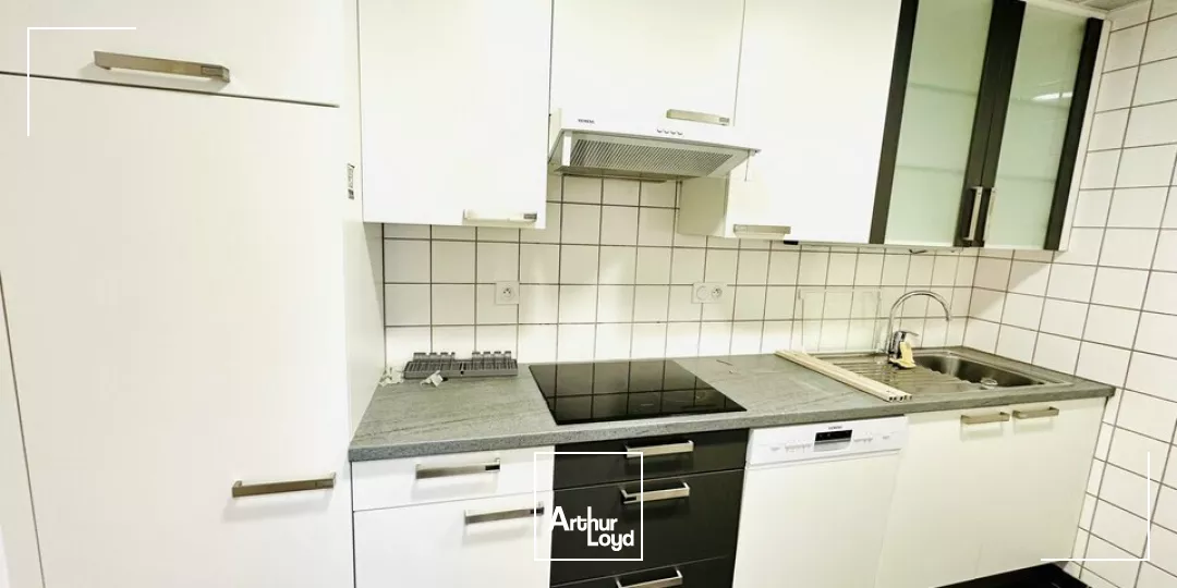 BUREAUX à VENDRE de 361 m²