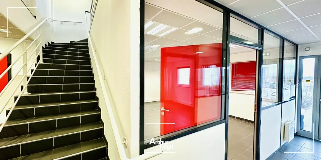 BUREAUX à VENDRE de 361 m²