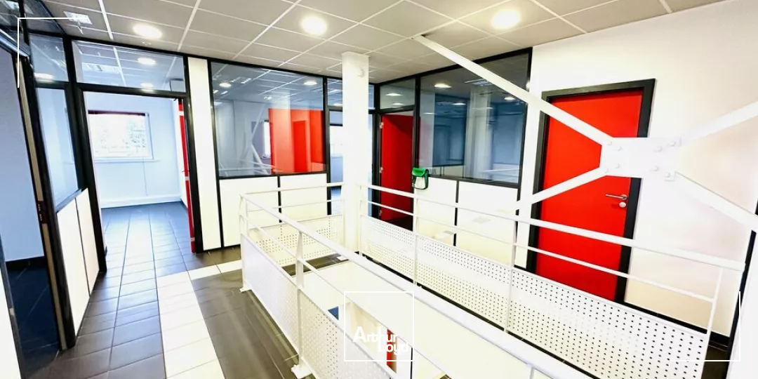 BUREAUX à VENDRE de 361 m²