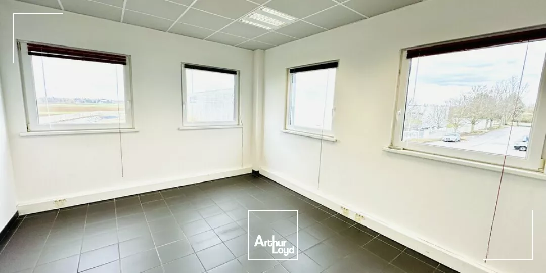 BUREAUX à VENDRE de 361 m²