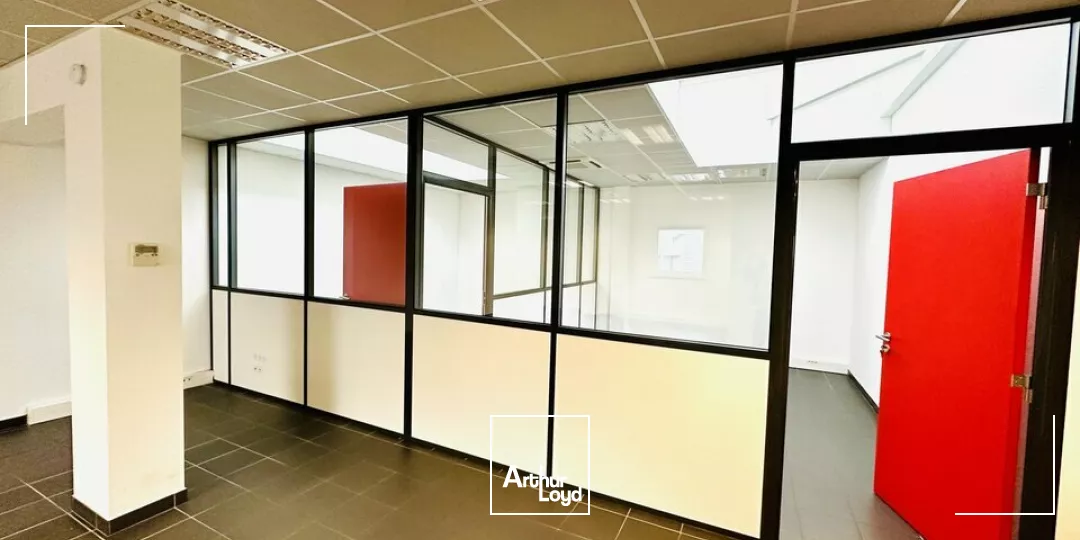 BUREAUX à VENDRE de 361 m²