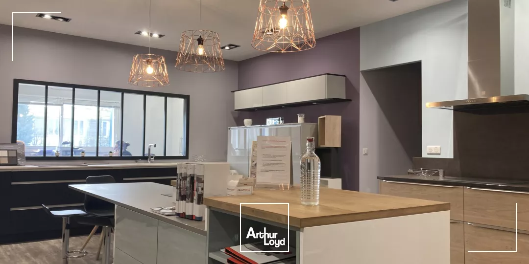 Entrepôt sur un axe stratégique à louer à Artigues-Près-Bordeaux