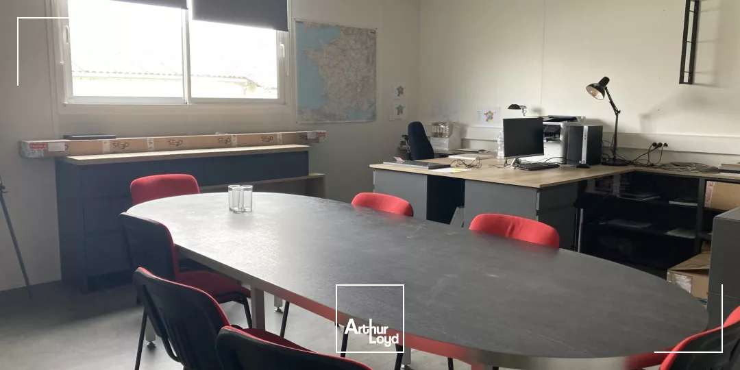 Entrepôt sur un axe stratégique à louer à Artigues-Près-Bordeaux