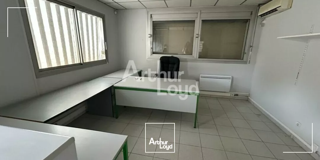 NOYERS SUR CHER - VENTE HANGARS DE 640 ET 945 M²