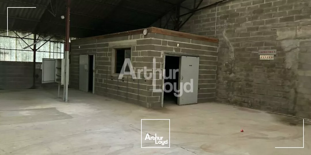 NOYERS SUR CHER - VENTE HANGARS DE 640 ET 945 M²
