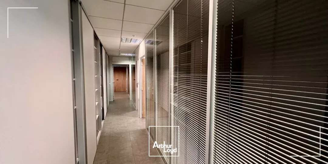 Bâtiment industriel ou logistique urbaine à SOYAUX