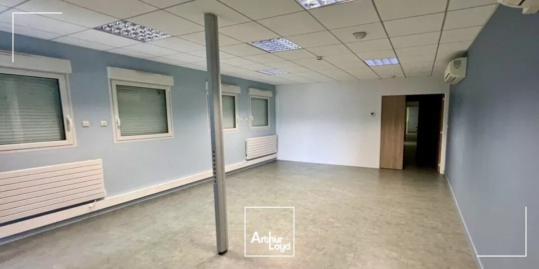 Bâtiment industriel ou logistique urbaine à SOYAUX