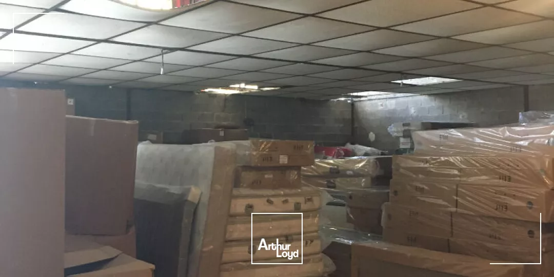 Entrepôt de 1 400 m² - Proche accès autoroute Zone Nord