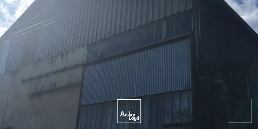 Entrepôt de 1 400 m² - Proche accès autoroute Zone Nord