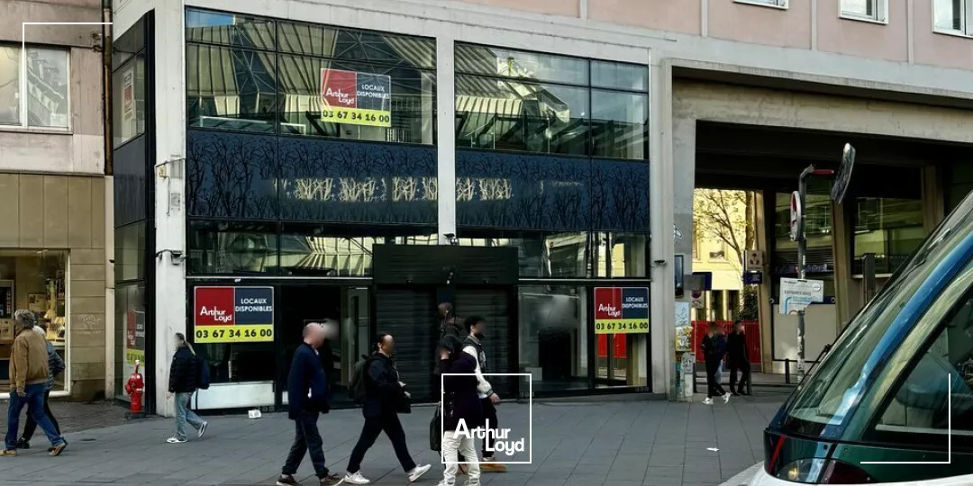LOCAL COMMERCIAL à LOUER de 293 m²