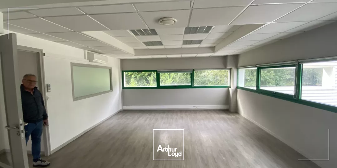 LOCATION - BUREAUX - 248 M² ENVIRON - LORIENT