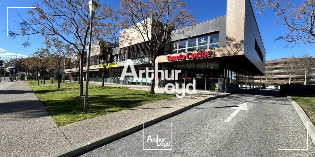 Location local commercial 162 m² - Fréjus centre ville