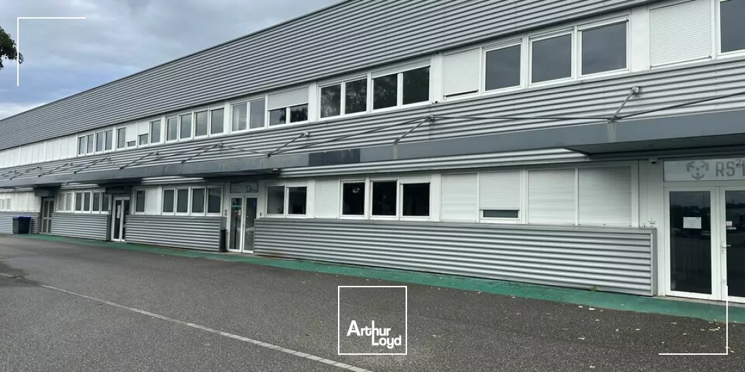 BUREAUX à LOUER de 695.8 m²