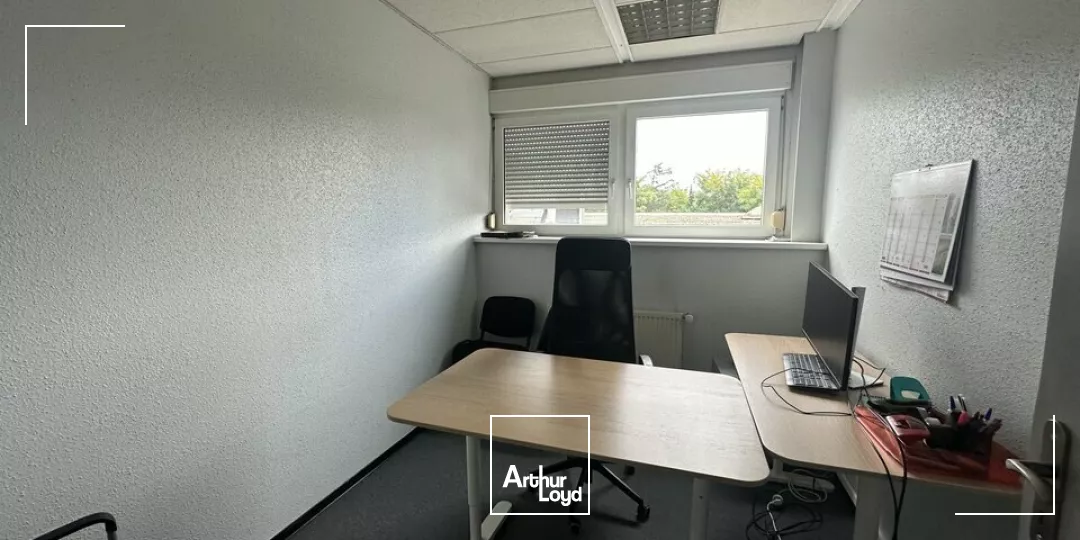 BUREAUX à LOUER de 695.8 m²