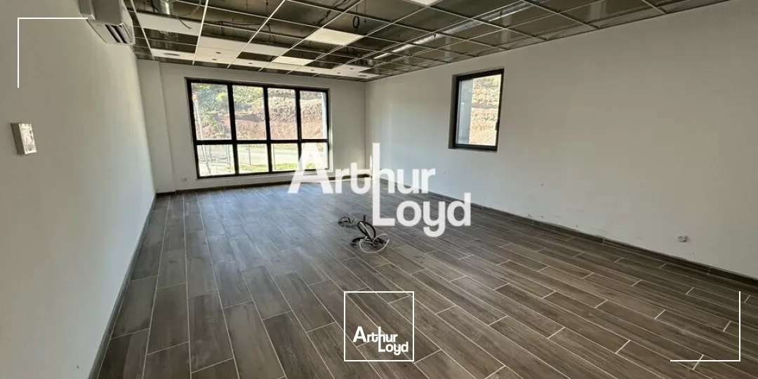 Bureaux de standing avec terrasses à louer - Emplacement idéal Fréjus