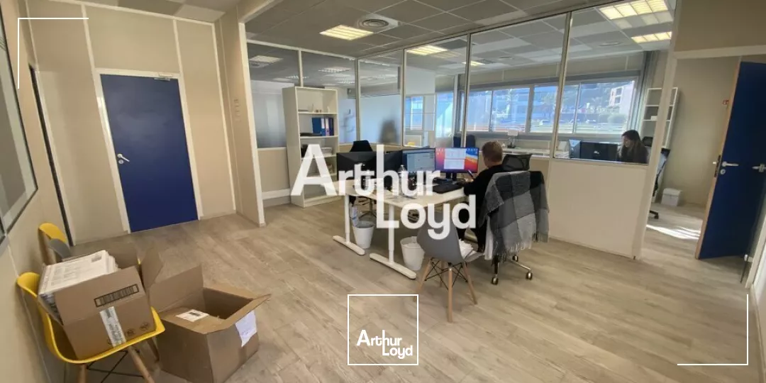 BUREAUX A LOUER 200 M² FREJUS