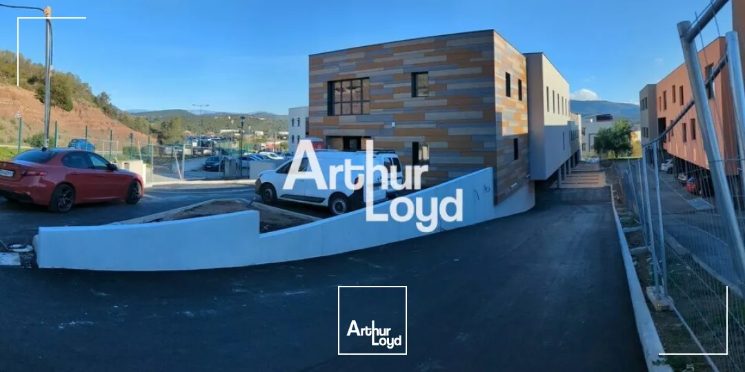 Local d'activité neuf 471 m² à louer Zone du Capitou - Fréjus 