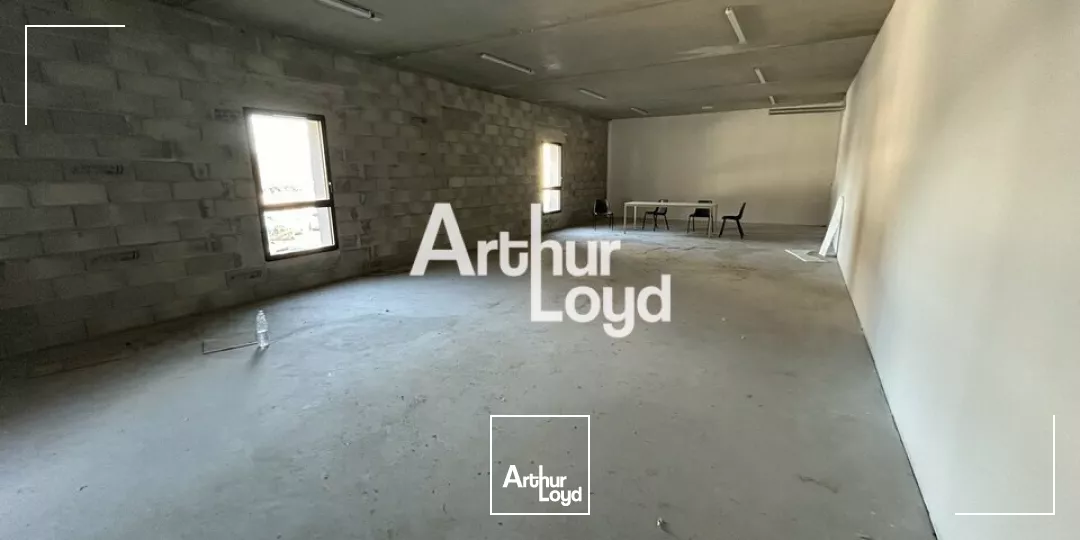 Local d'activité neuf 471 m² à louer Zone du Capitou - Fréjus 