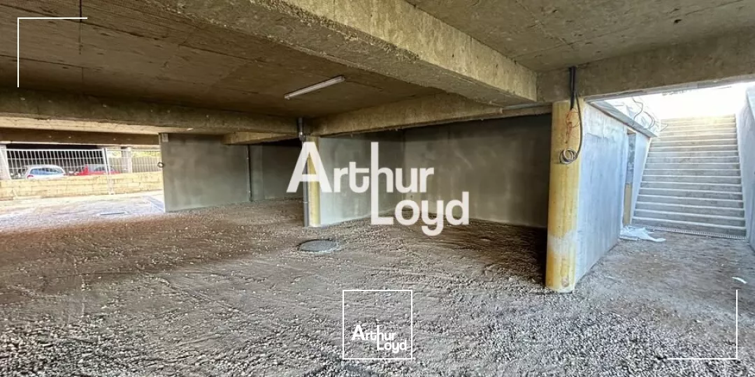 Local d'activité neuf 471 m² à louer Zone du Capitou - Fréjus 