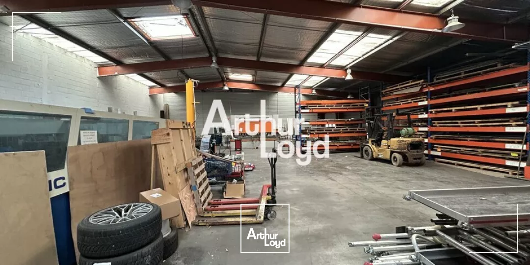 Vente local d'activité de 1150 m² sur terrain 3800 m² Puget-sur-Argens 