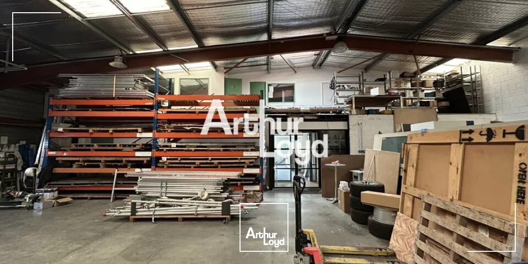 Vente local d'activité de 1150 m² sur terrain 3800 m² Puget-sur-Argens 