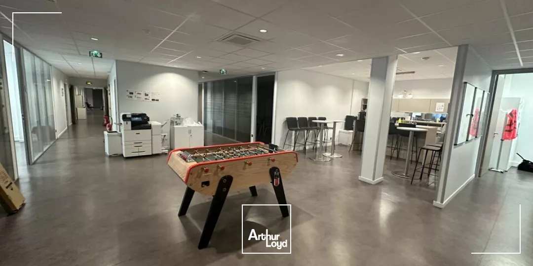 Plateau de bureaux aménagé d'environ 1314 m2 divisible à partir de 610 m2 - SECTEUR GARE TGV REIMS CENTRE