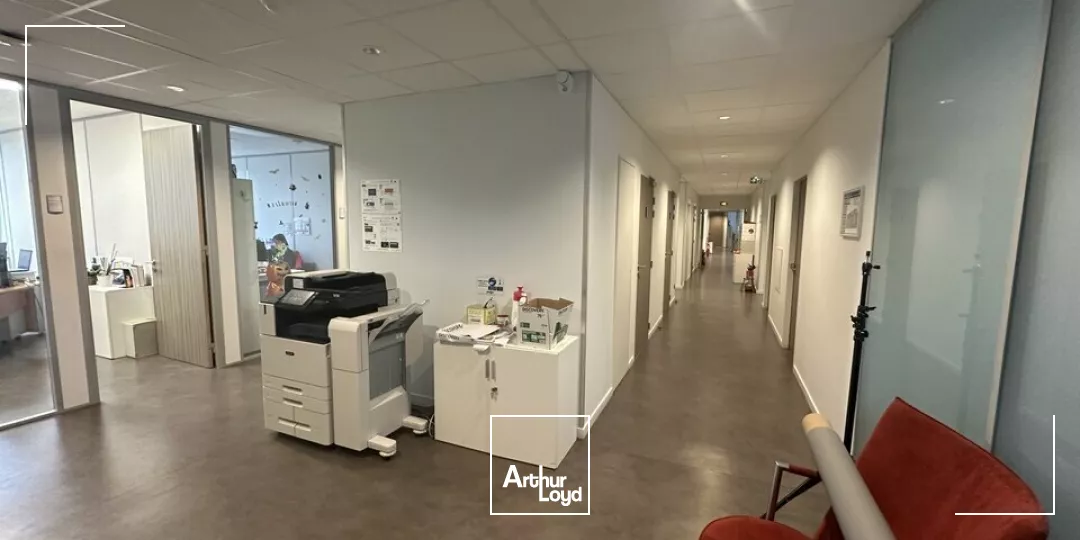 Plateau de bureaux aménagé d'environ 1314 m2 divisible à partir de 610 m2 - SECTEUR GARE TGV REIMS CENTRE