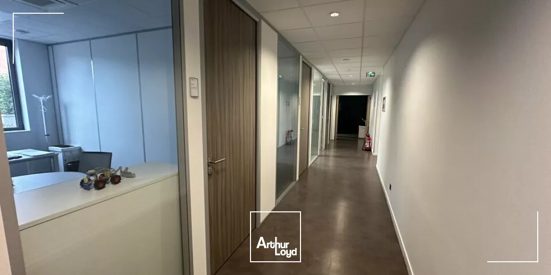 Plateau de bureaux aménagé d'environ 1314 m2 divisible à partir de 610 m2 - SECTEUR GARE TGV REIMS CENTRE