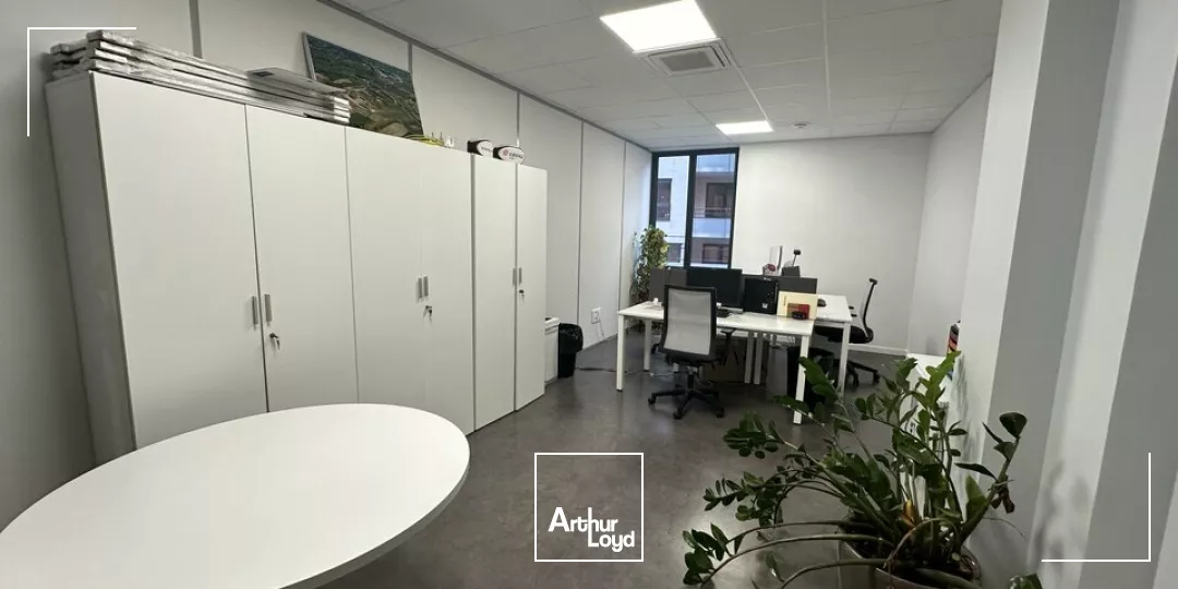 Plateau de bureaux aménagé d'environ 1314 m2 divisible à partir de 610 m2 - SECTEUR GARE TGV REIMS CENTRE