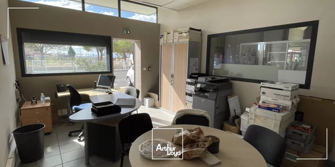 Locaux d'activités à louer - 1600 m2 - Axe direct autoroute