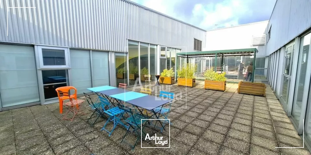 À 900m du RER D (Melun), locaux PMR et ERP à louer