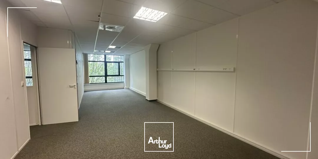 BUREAUX à LOUER de 202.97 m²