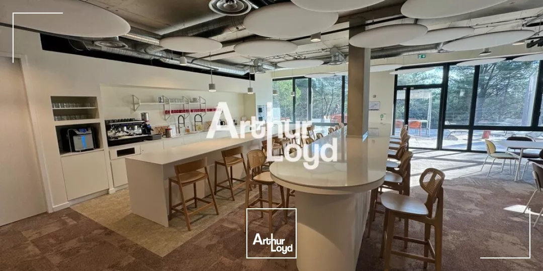 Poste ou plateau à la location sur un bâtiment Prime de Sophia Antipolis