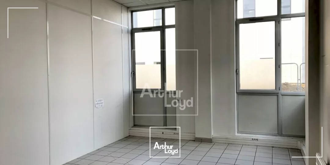 Vente investisseur - petit immeuble de bureaux SÉNART