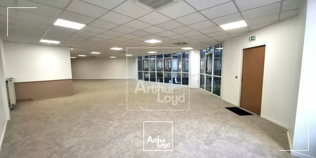 Bureaux entièrement rénovés et proches toutes commodités à louer