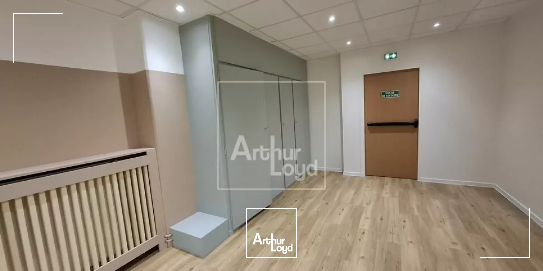 Bureaux entièrement rénovés et proches toutes commodités à louer