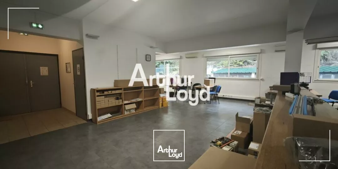 A LOUER BUREAUX OPEN SPACE AVEC ACCES PMR NICE QUARTIER DE LA MADELEINE. 206M² DE SURFACE DE BUREAUX