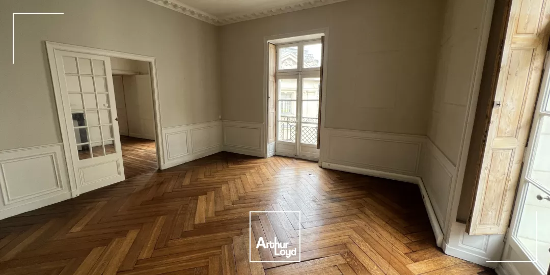 BUREAUX A LOUER CENTRE-VILLE NANTES - IMMEUBLE STANDING