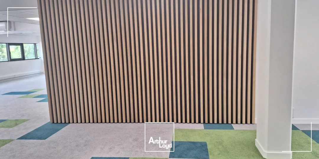 BUREAUX A LOUER SEYSSINS PROCHE DU RONDEAU AVEC PARKING FERME SECURISE