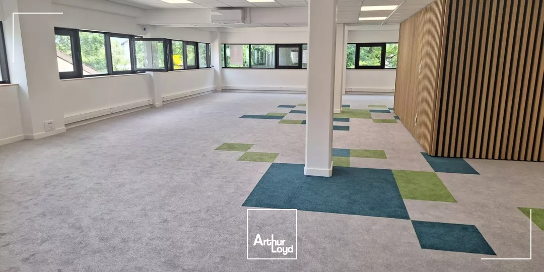 BUREAUX A LOUER SEYSSINS PROCHE DU RONDEAU AVEC PARKING FERME SECURISE