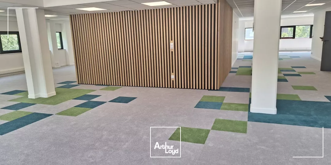 BUREAUX A LOUER SEYSSINS PROCHE DU RONDEAU AVEC PARKING FERME SECURISE