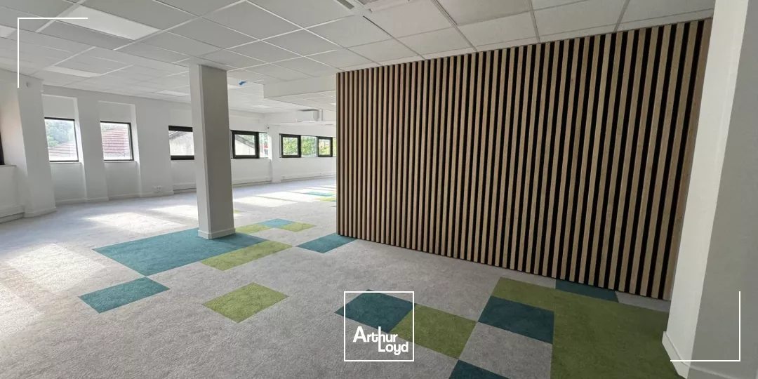 BUREAUX A LOUER SEYSSINS PROCHE DU RONDEAU AVEC PARKING FERME SECURISE