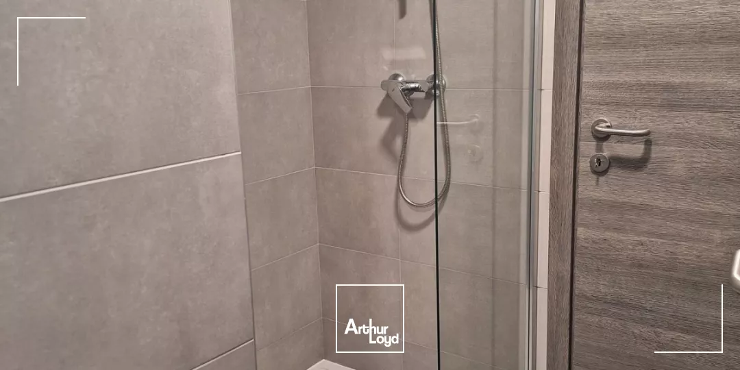 BUREAUX A LOUER SEYSSINS PROCHE DU RONDEAU AVEC PARKING FERME SECURISE