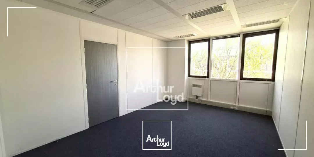 Bureaux à louer - SAINT THIBAULT DES VIGNES