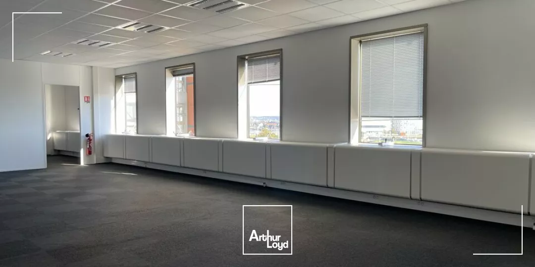 PLATEAU DE BUREAUX 100 M2